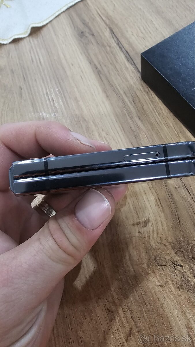 Samsung Galaxy Z flip 5 - 4