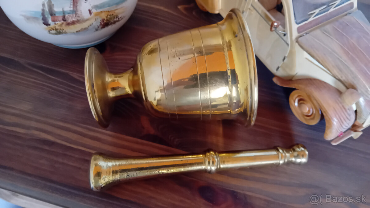 Predám starý mohutný mosadzný mažiar - 4