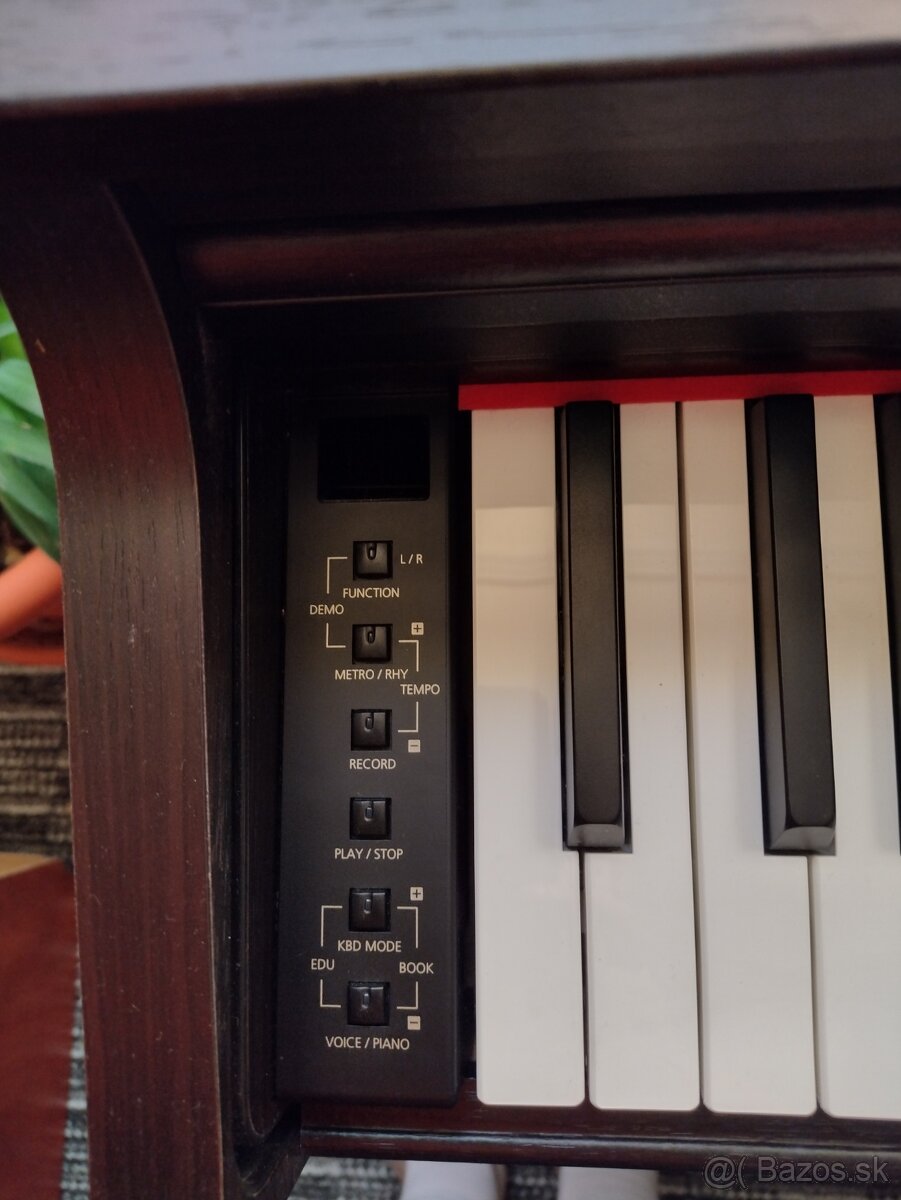 Elektronické piano KURZWEIL - 4