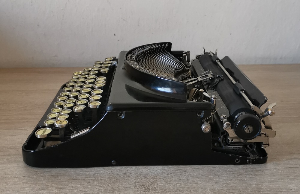 Starožitný písací stroj Remington Portable 3 z roku 1929 - 4