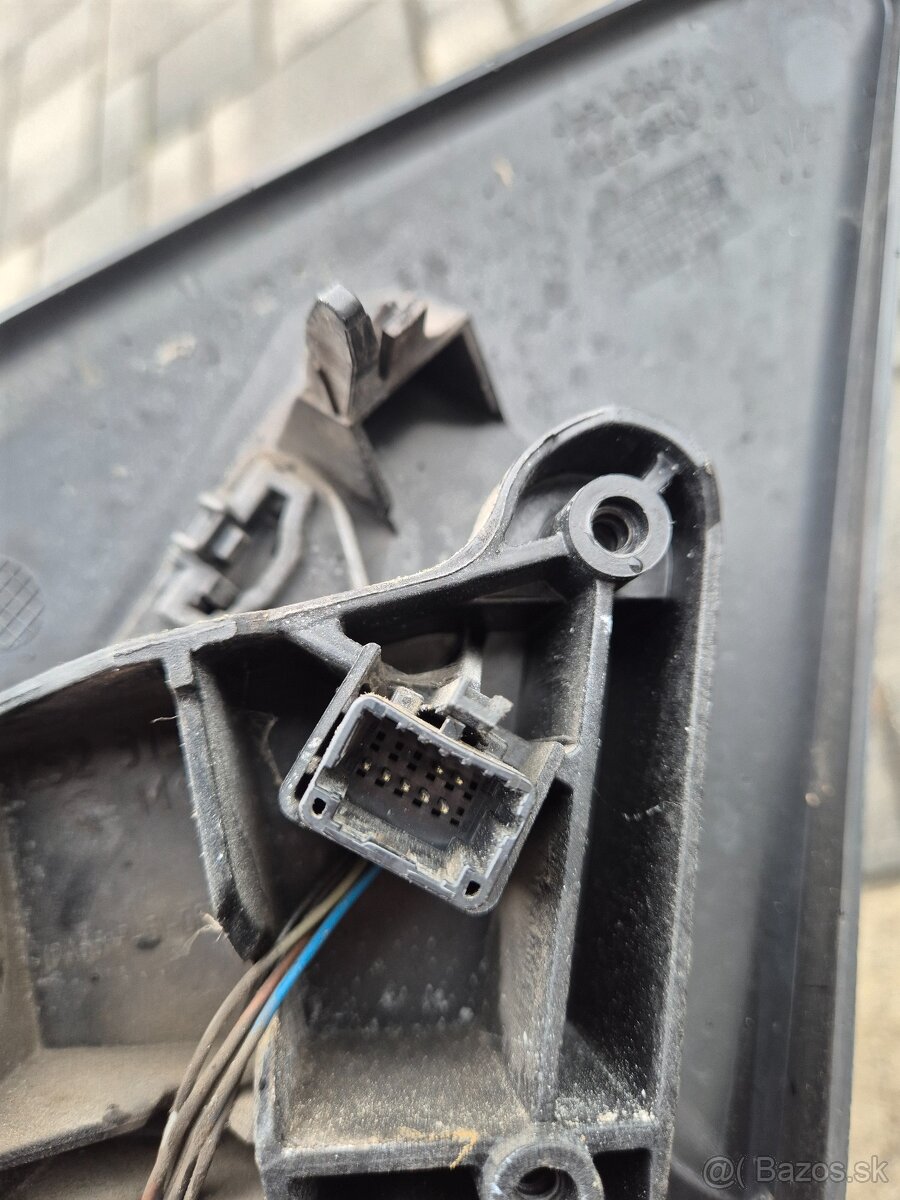 RENAULT MEGANE III 08- PRAVE SP.ZRKADLO - 4