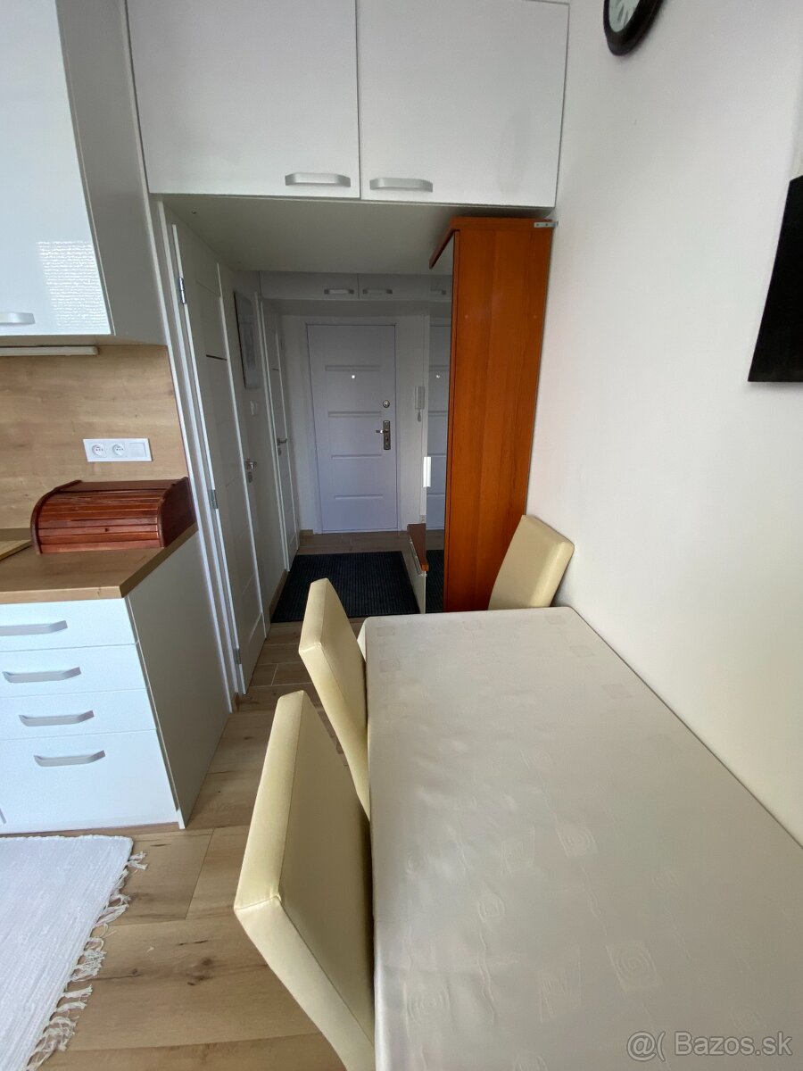 Prenajmem 2-izbový byt v Poprade - 4