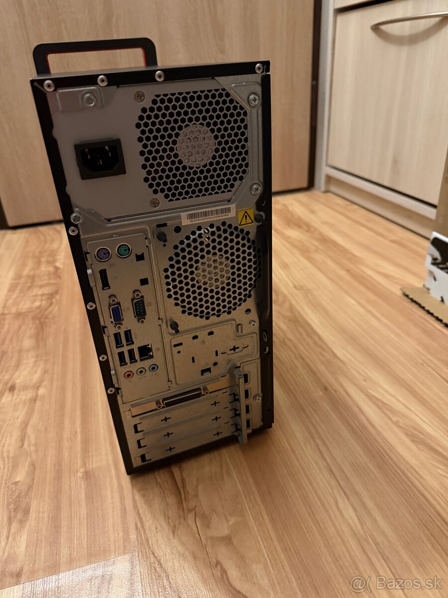 Lenovo ThinkCentre M700 - 4
