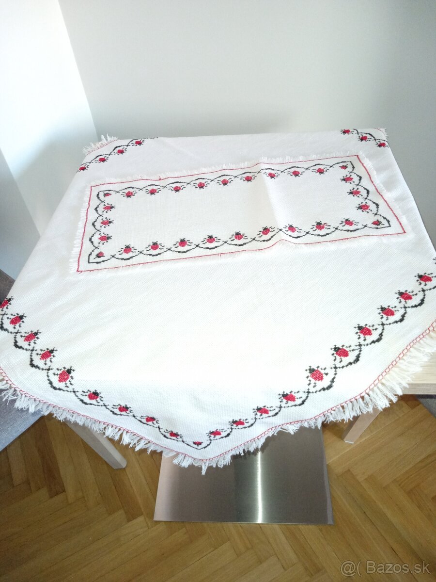 Ručne vyšívané obrusy - 4