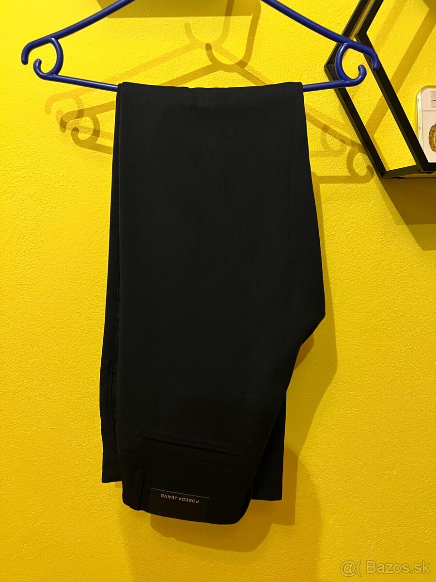 Tmavomodrý oblek - 4