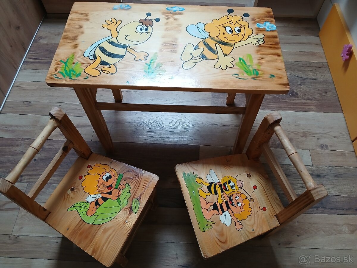 stôl so stoličkami včielka maja - 4