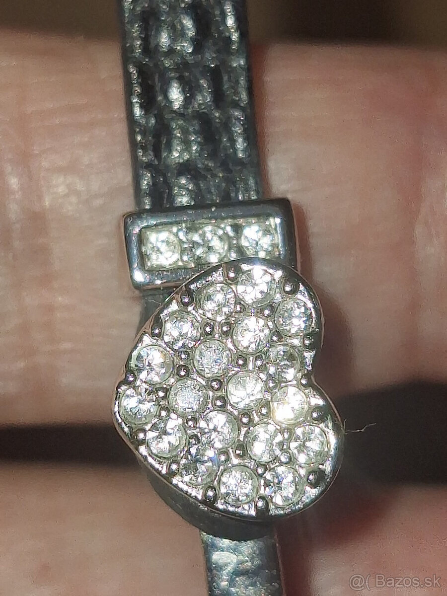 ZNAČKOVÝ NÁRAMOK - 4