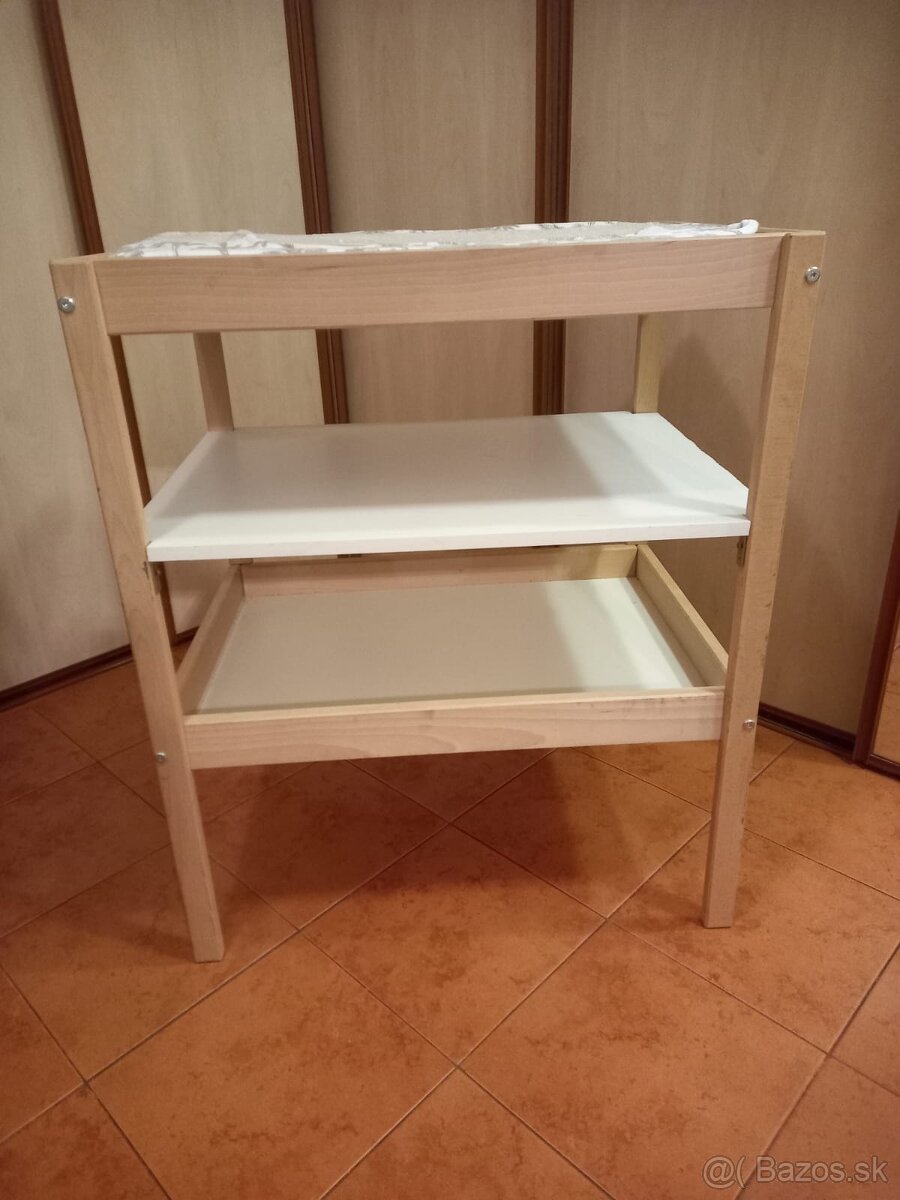 Prebaľovací pult - 4