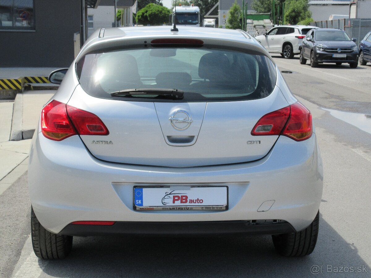 Opel Astra 1.7 CDTi 110k Enjoy - 4