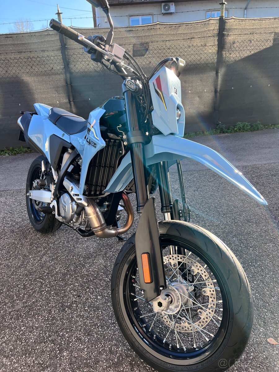 Suzuki DR-Z4 SM 2026 - 4