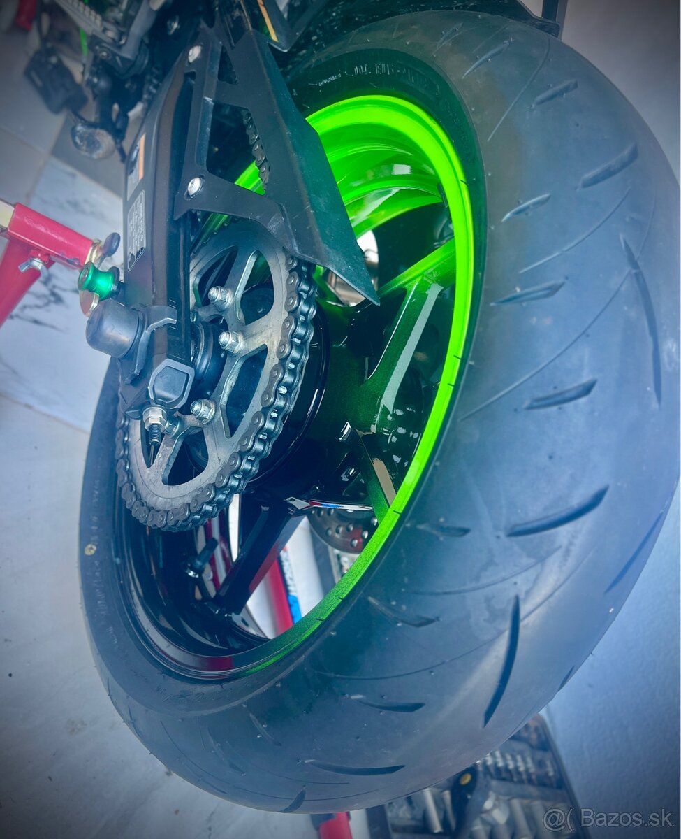 Predám Kawasaki zx4rr - 4