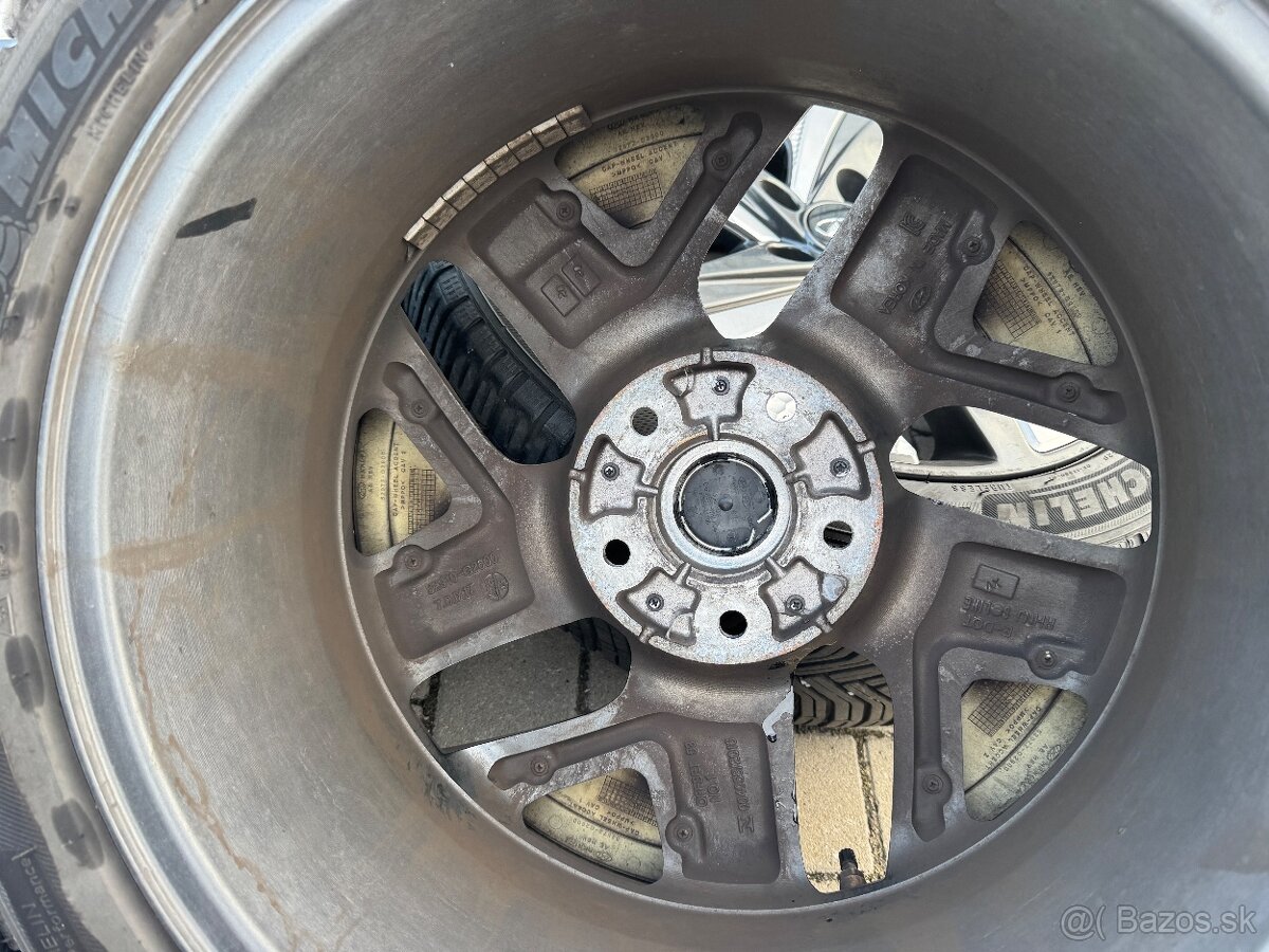 Hyundai KIA 225/45R17 - 4