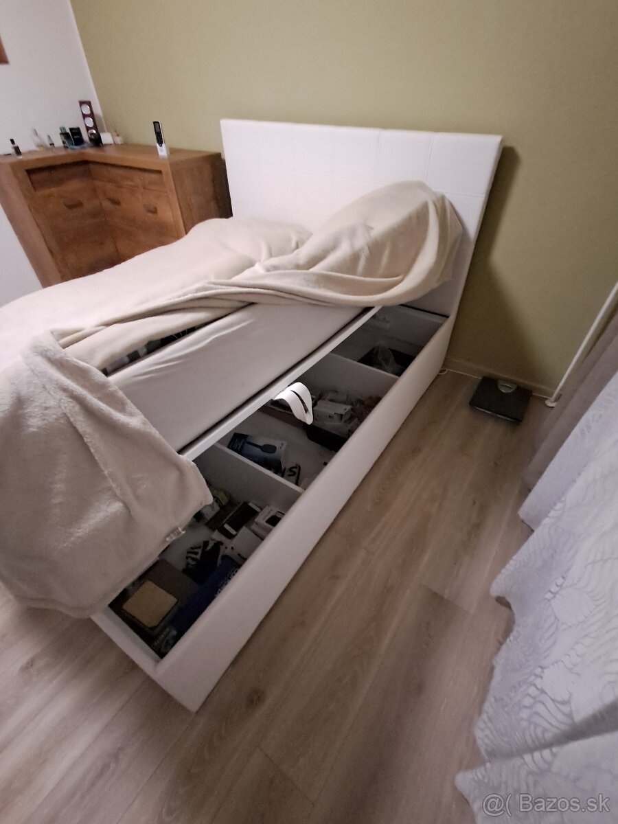 Manželská čalúnená posteľ - 4