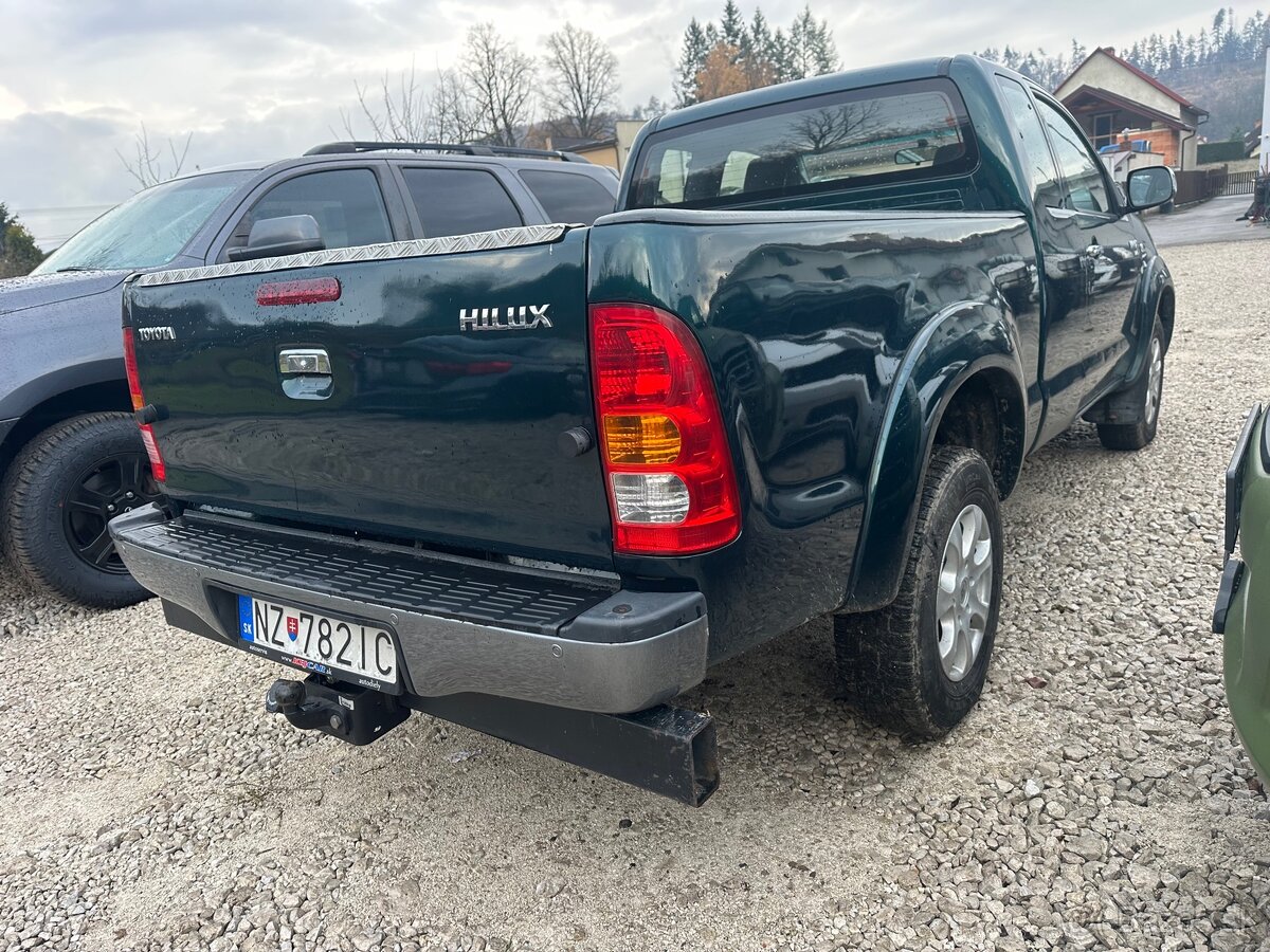 2007 Toyota Hilux 2,5 d4d 2-dverový Dlhá korba