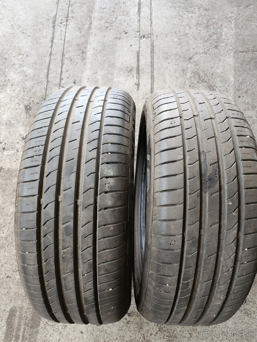 Predám 2ks letné pneu 215 55 16 - 4