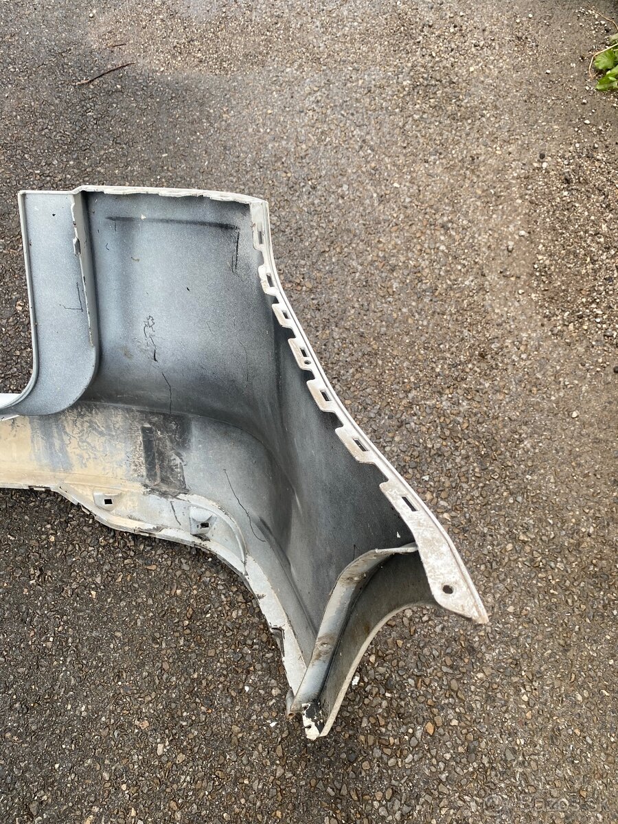 VW Touran zadny naraznik - 4