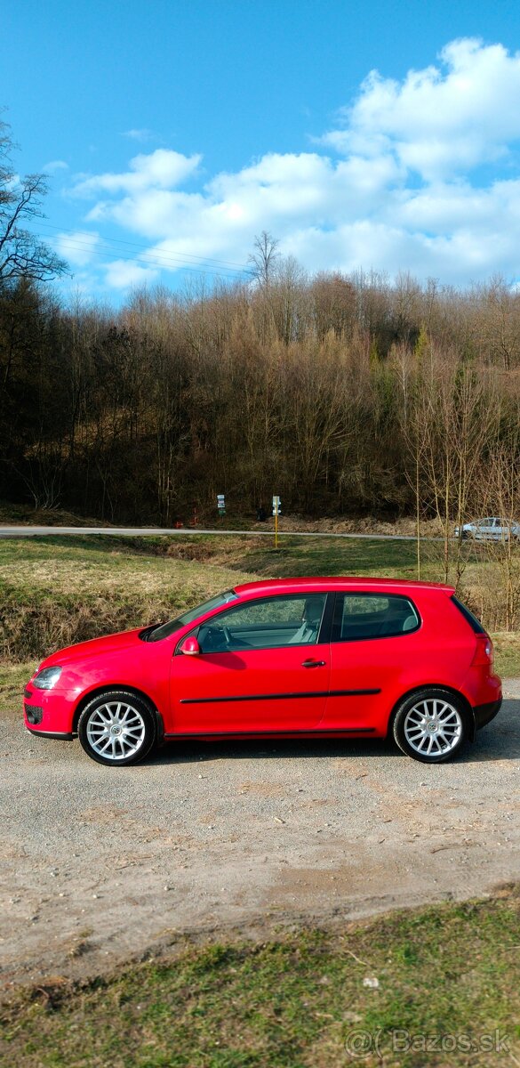 Golf V 215000km nová STK - 4