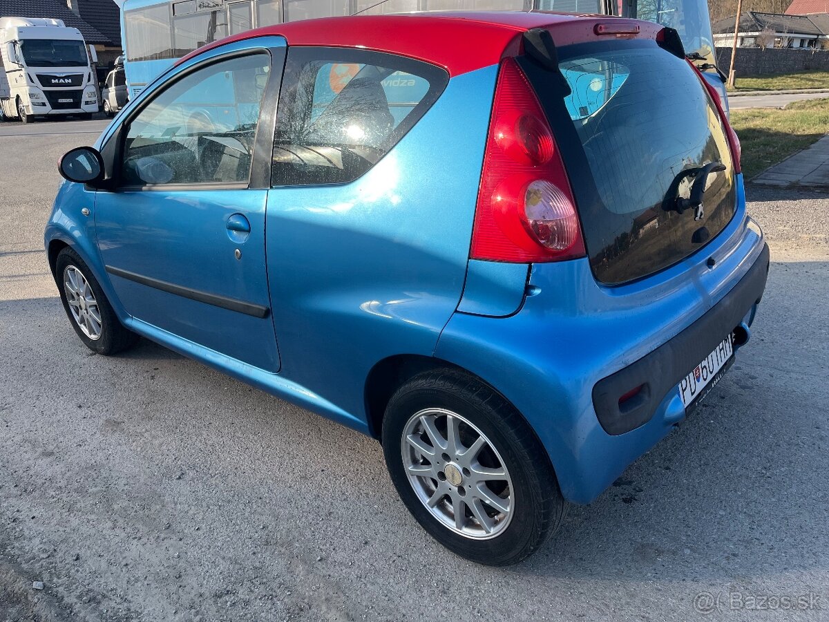 Peugeot 107 1.0 Benzín - 4