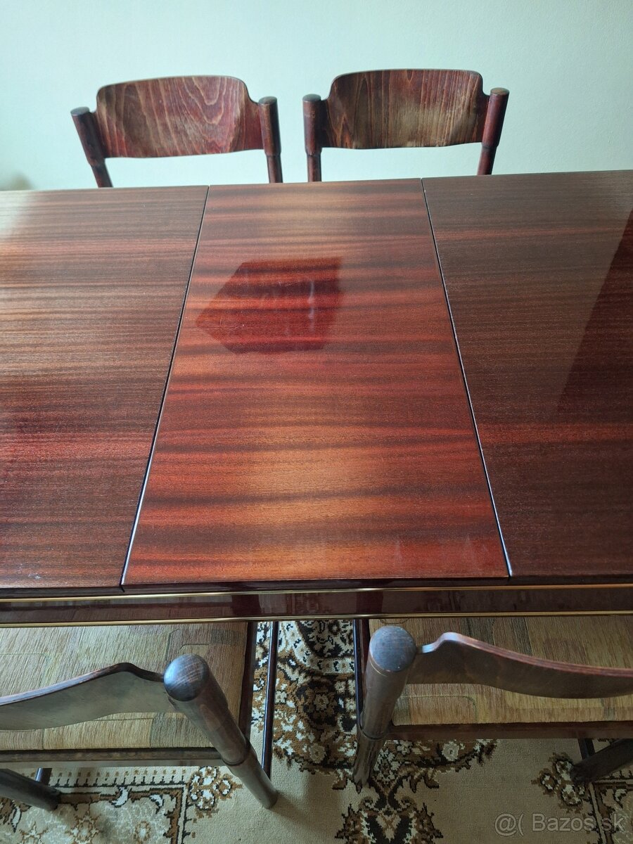 Predám jedálenský stôl so stoličkami - 4