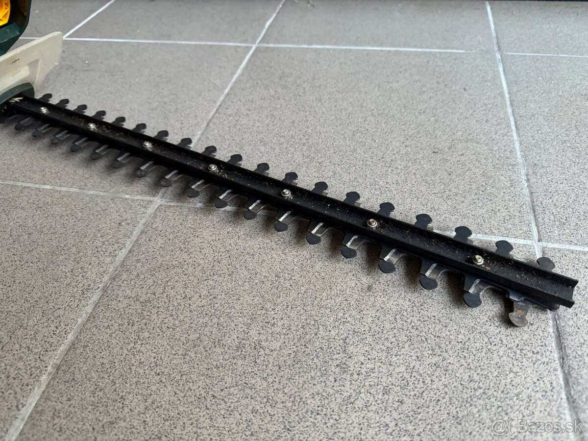 Kosačka Gardena a nožnice na živý plot - 4