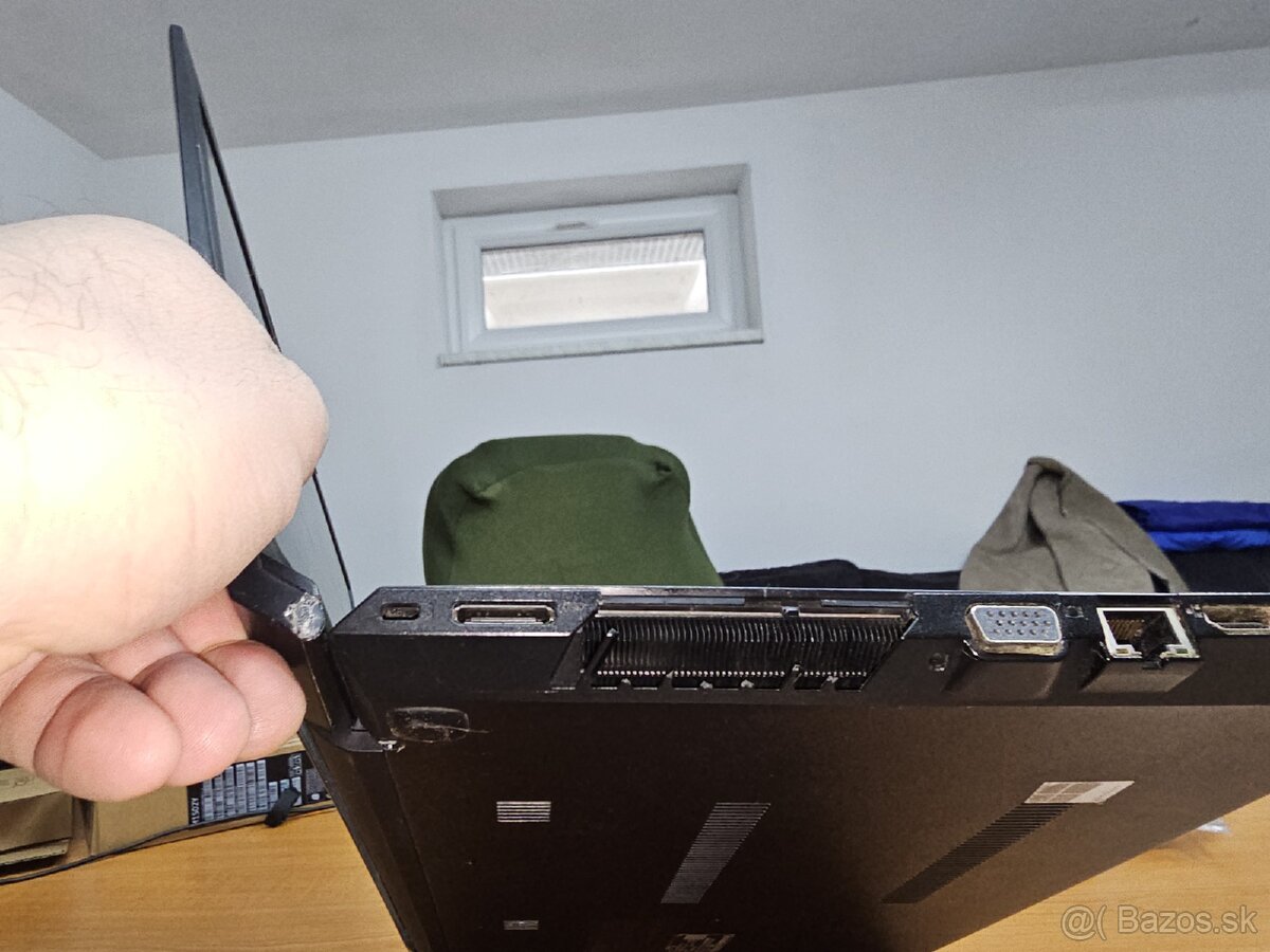 Predám notebook Lenovo V310 - 4