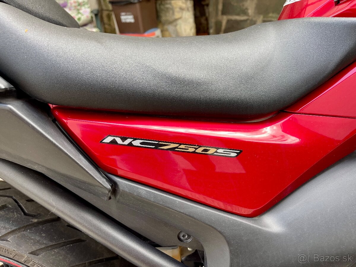 Honda NC750S DCT - 4