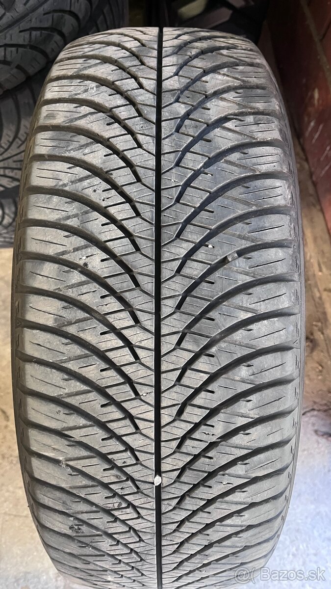 Yokohama bluearth 4s 215/60r16 - 4