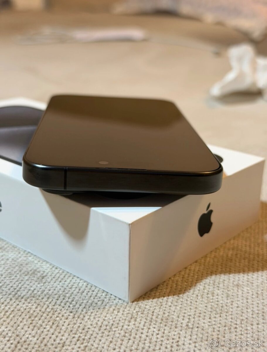 iPhone 15 Pro 256 GB Black - 4