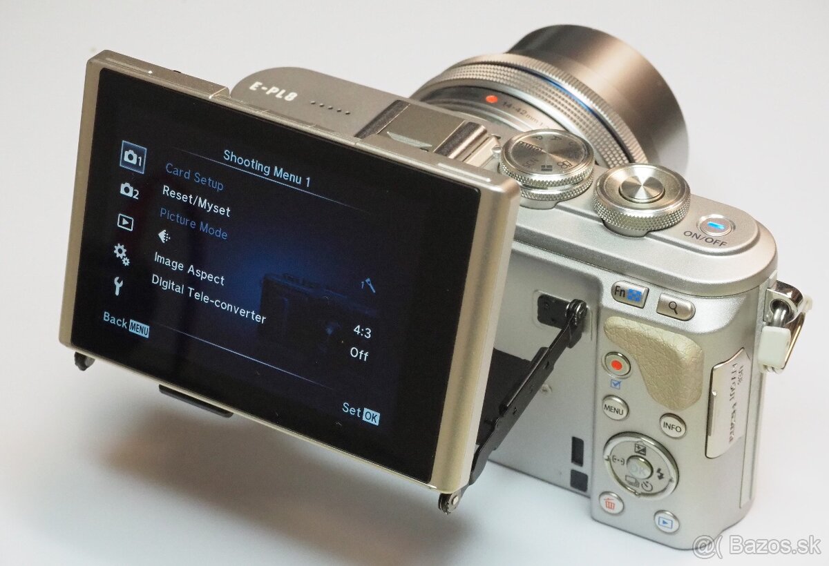 Olympus PEN E-PL8, M.Zuiko 14-42 - 4