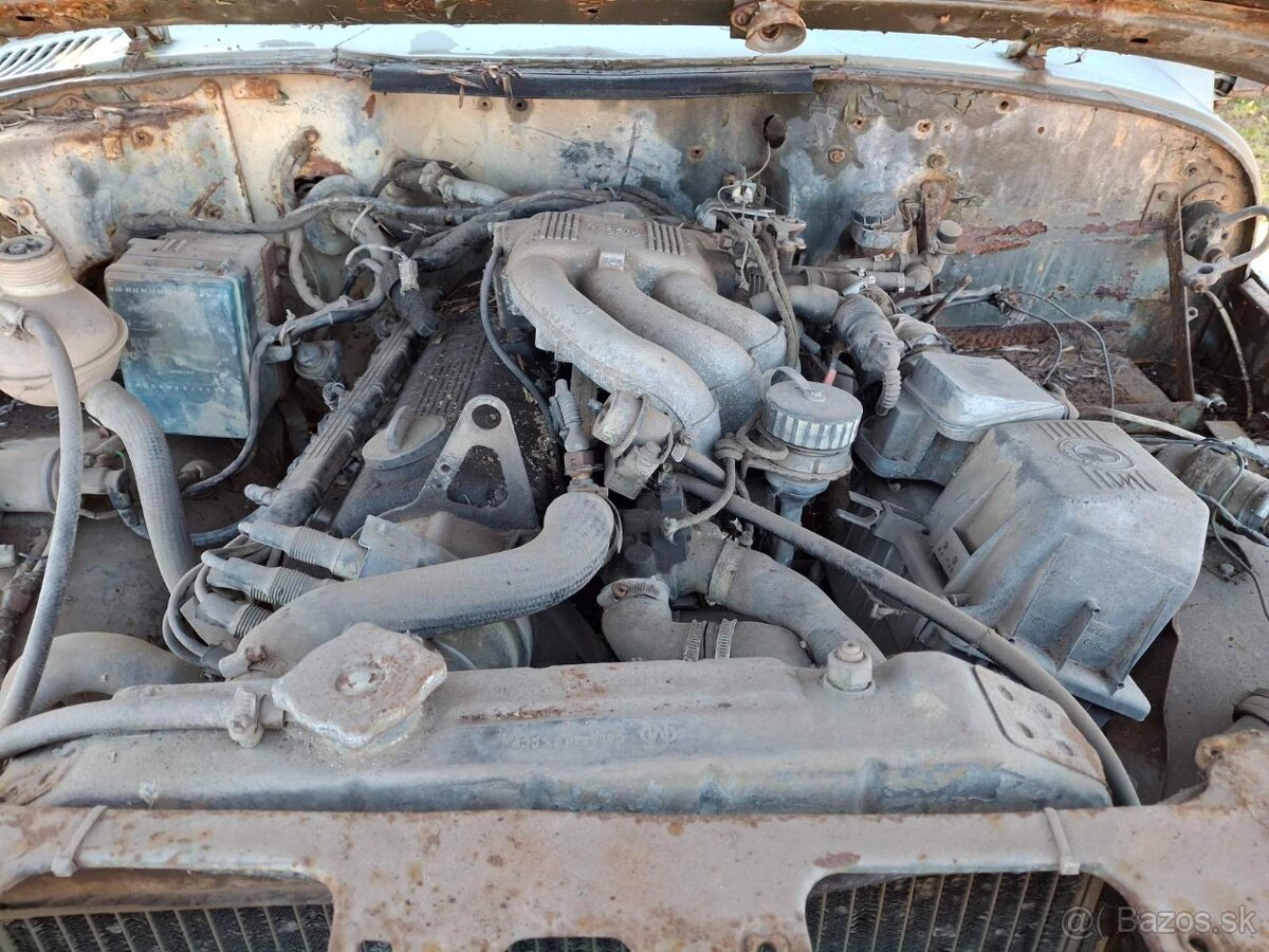 Predám vojenské terénne vozidlá UAZ-469 a LUAZ-969