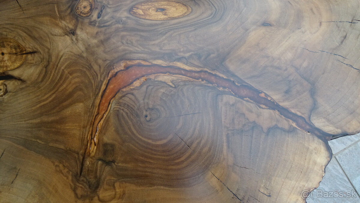 Orechový stolík - 4