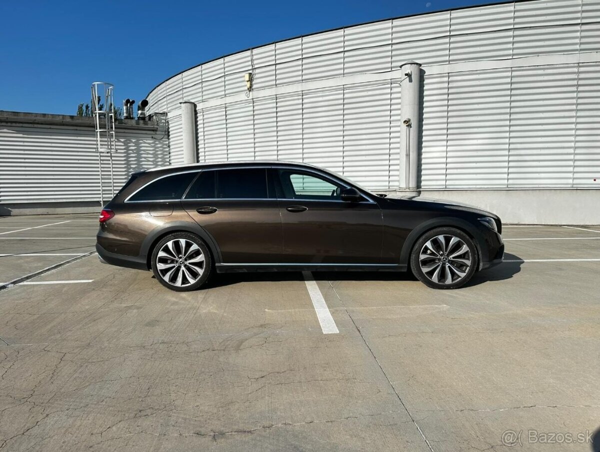 Mercedes-Benz E 220 d 4MATIC AllTerrain - 4