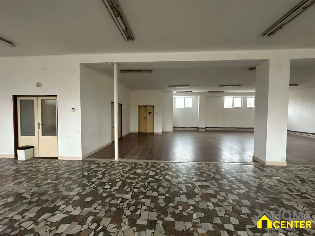 PRENÁJOM : Polyfunkčný komerčný priestor 250 m², Komárno - 4