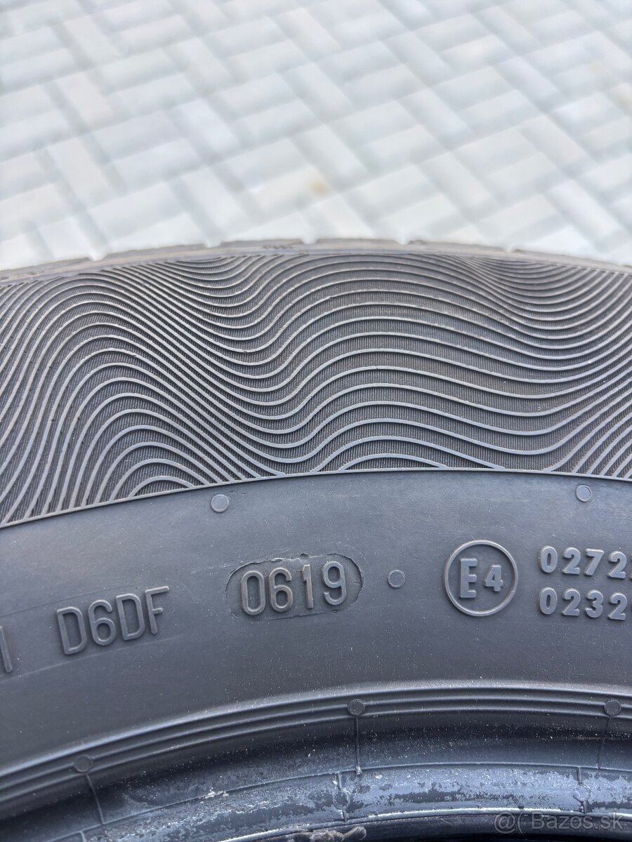 235/65 R17 V - Continental ContipremiumContact 5 - 4