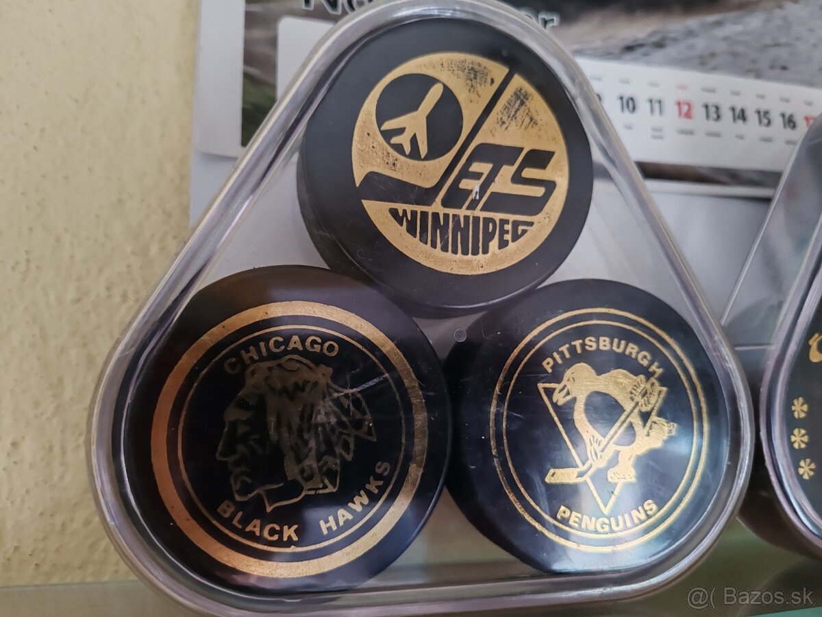 PREDÁM ZBIERKU HOKEJOVÝCH PUKOV - 4
