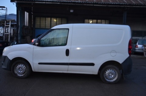 Fiat Doblo Cargo Combi 1,3 JTD, M5, 66 kW, na diely - 4