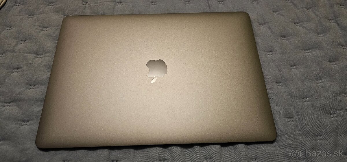 Mac Book M1 256GB žiadny škrabanec - 4