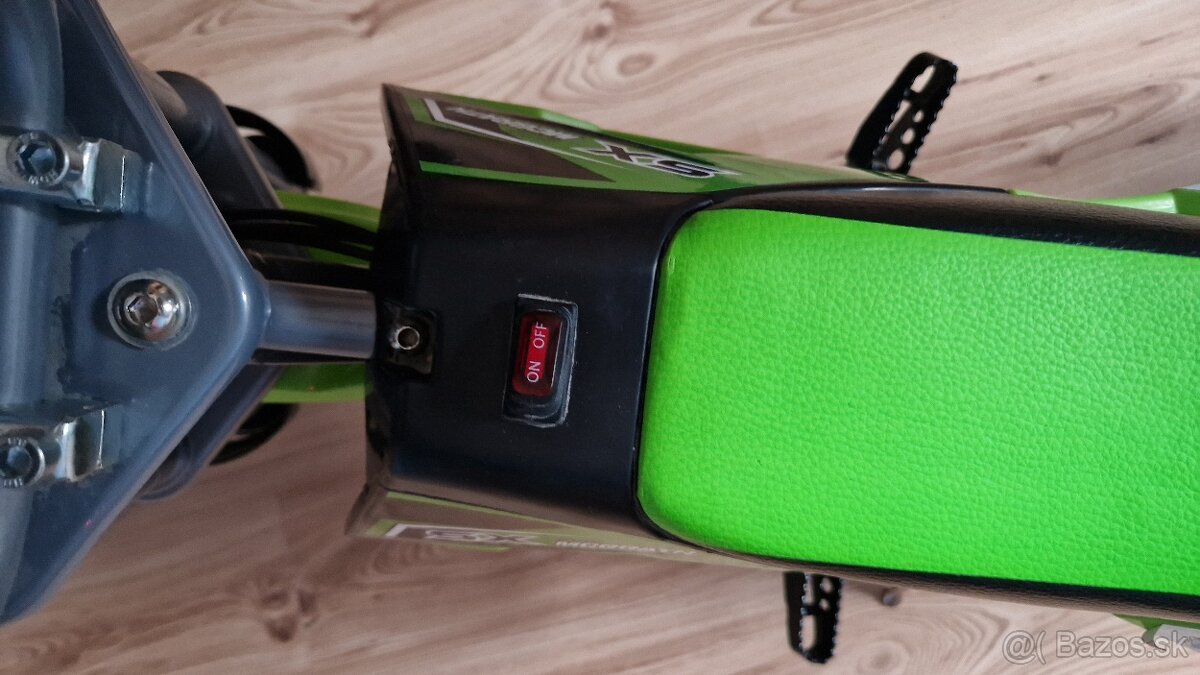 Elektricka motorka razor