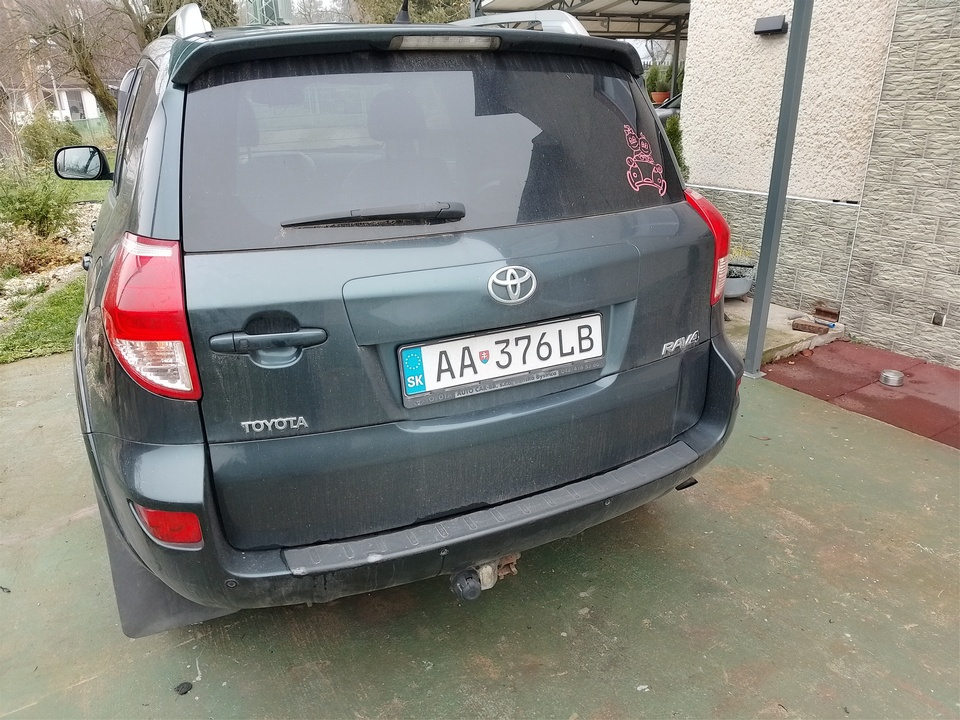 Predám / vymením Toyota RAV4 2.2 diesel, manuál - 4