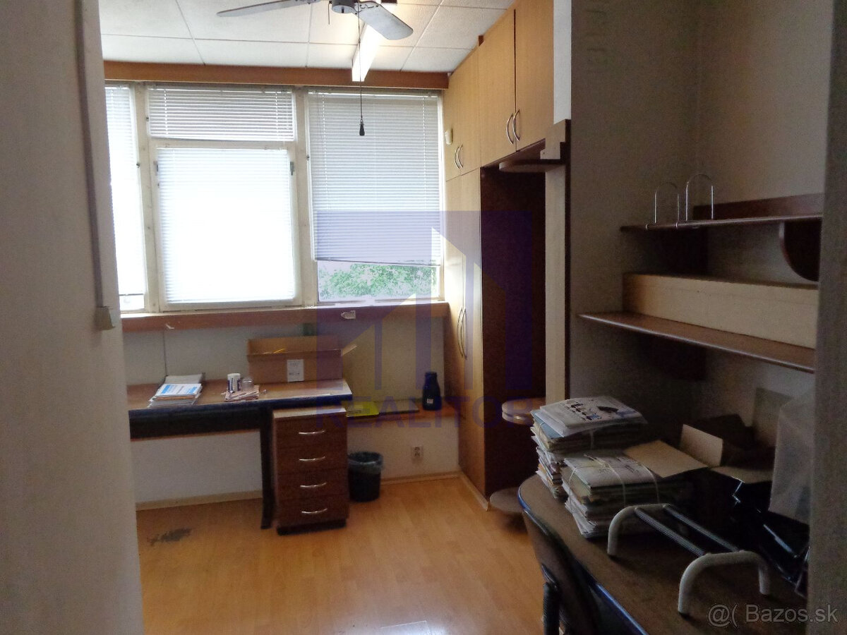 Prenájom - výrobný/skladový priestor 730 m2 Radvaň, Banská - 4