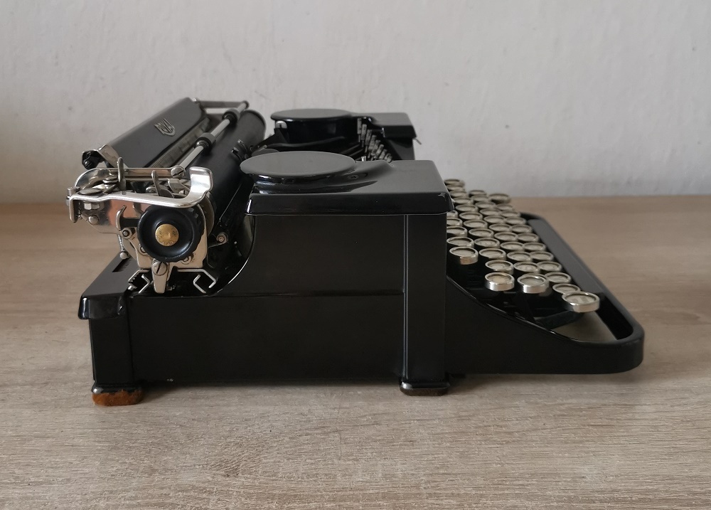 Luxusný starožitný písací stroj ROYAL P z roku 1931 - 4