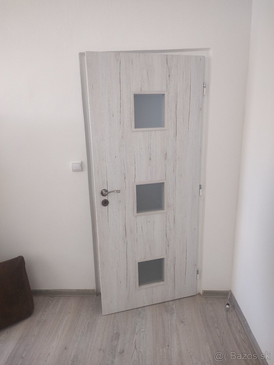 Dvere interierové + kovanie + zámok - ročné - 4