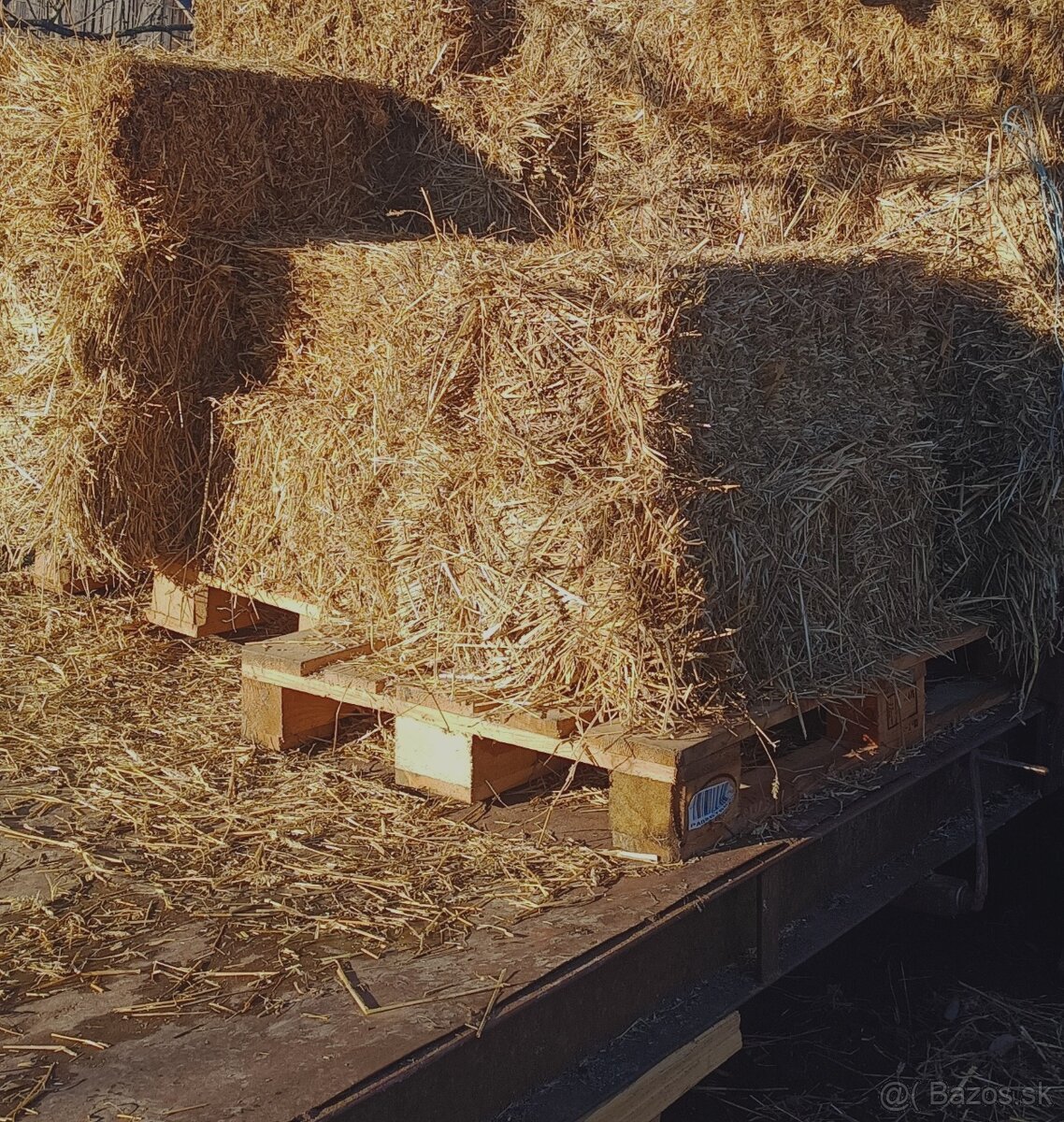 Predám malé balíky slamy a sena - 4