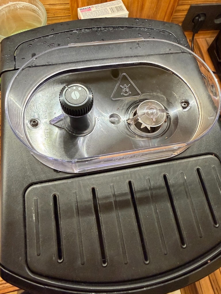 Krups Essential EA817010 čierny - 4