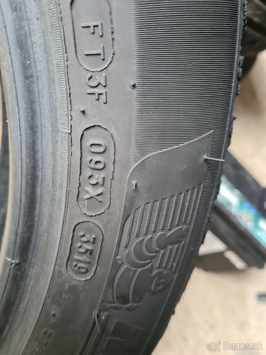 Predám zimné pneu 215/55r17 - 4