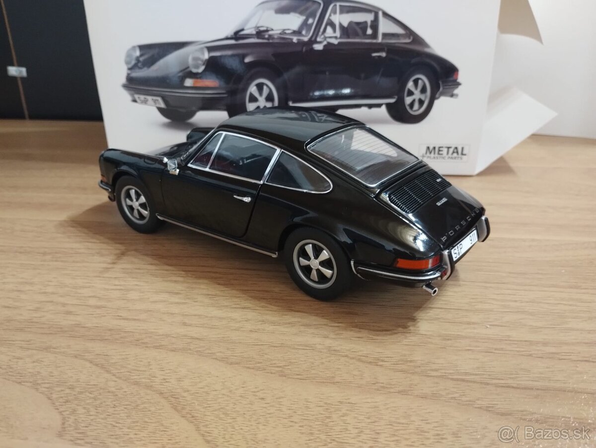 Porsche 911 1:18 Schuco - 4