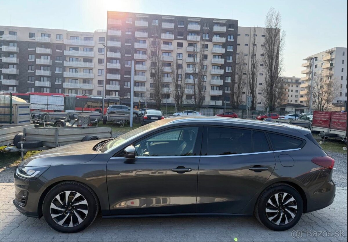 Ford Focus Kombi 1.5 EcoBlue Edition A/T - 4