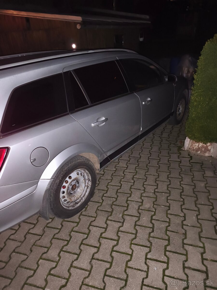 Opel Astra H 1,7cdti combi 2005 - 4