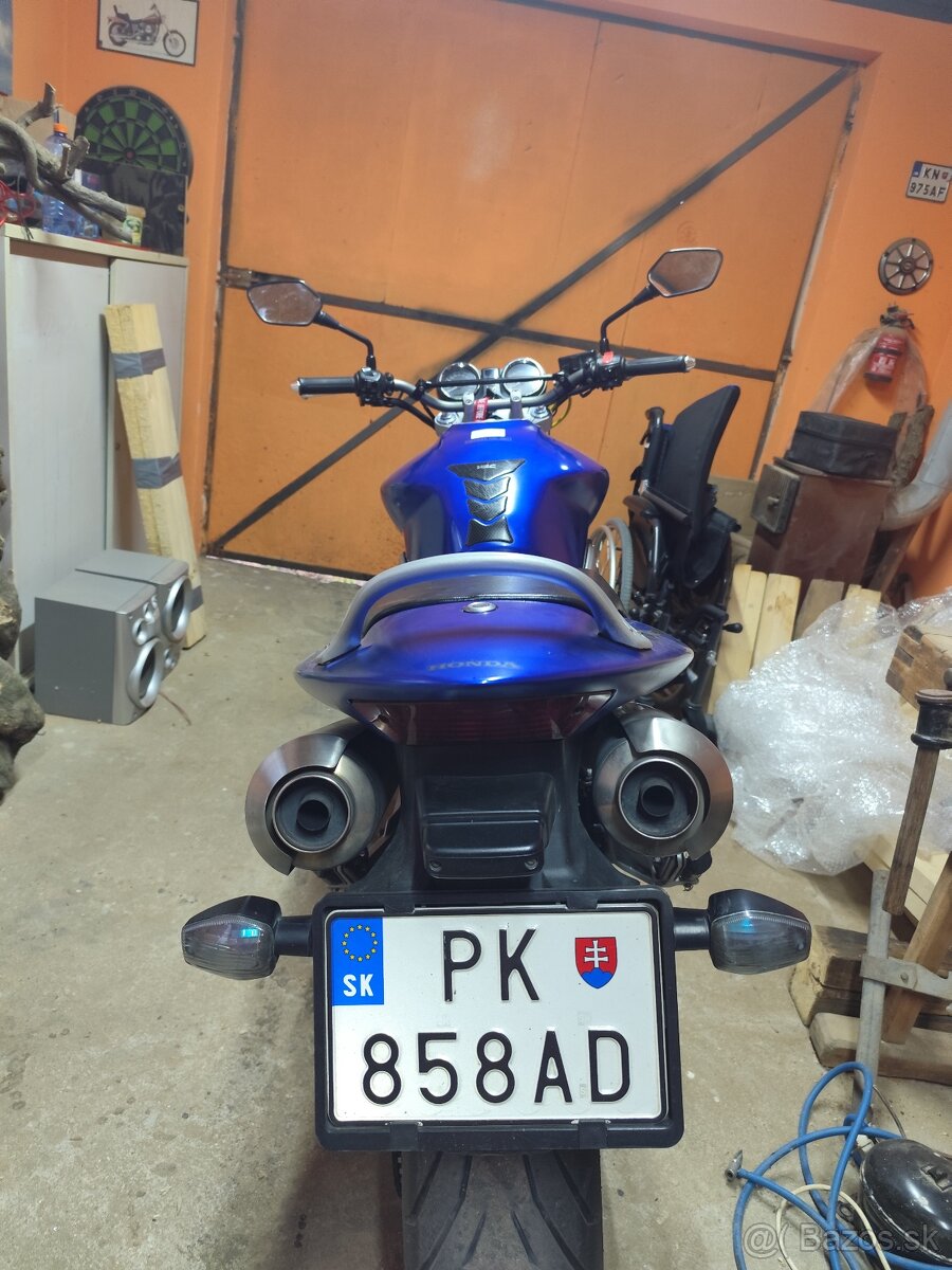 Honda cb 919 hornet - 4