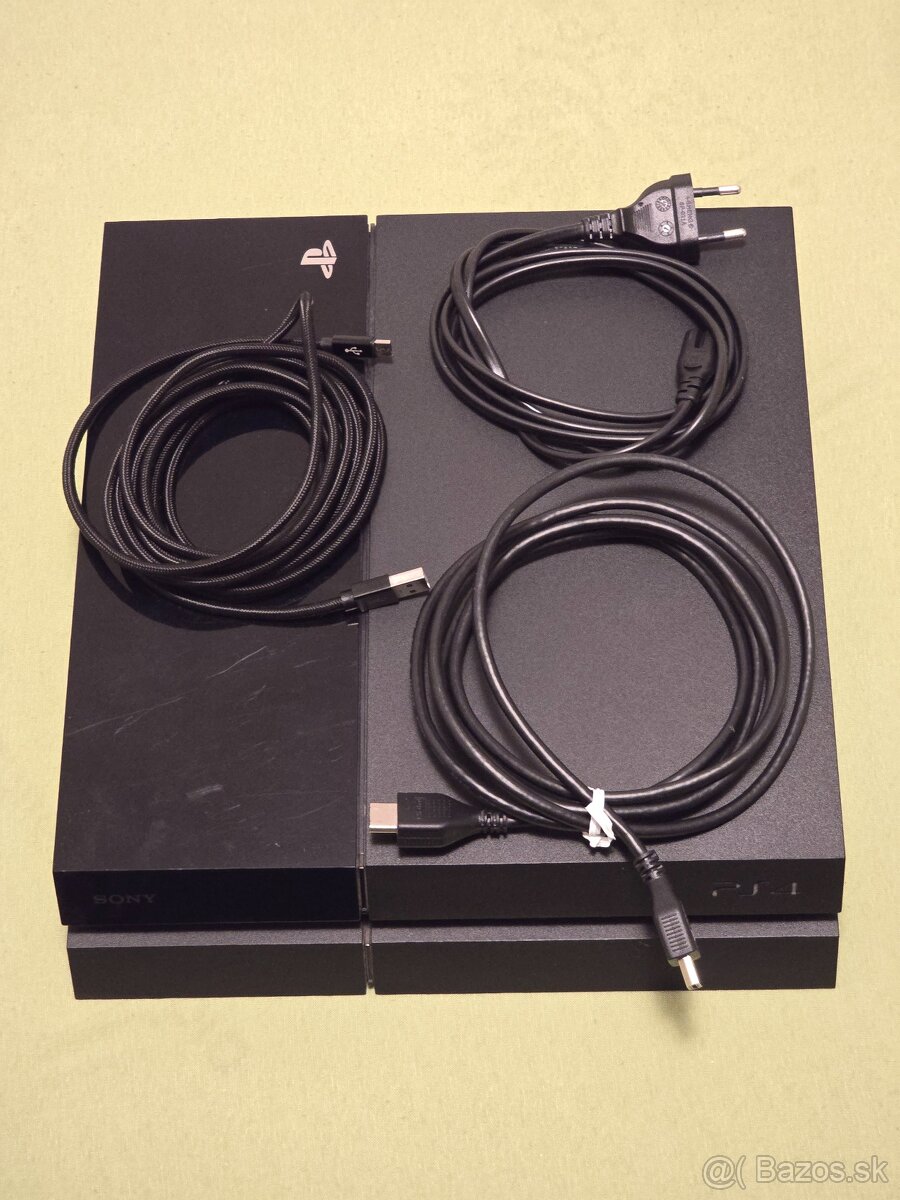 Predám PS4 500GB + 3x Dualshock ovladac - 4